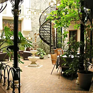 https://boutique-villa-mtiebi.alltbilisihotels.com